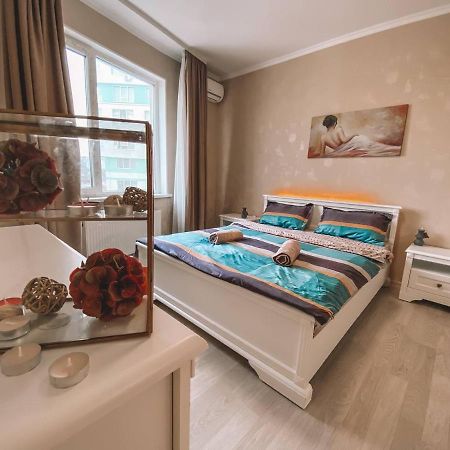 Luxury Sky Apartment คีชีเนา ภายนอก รูปภาพ