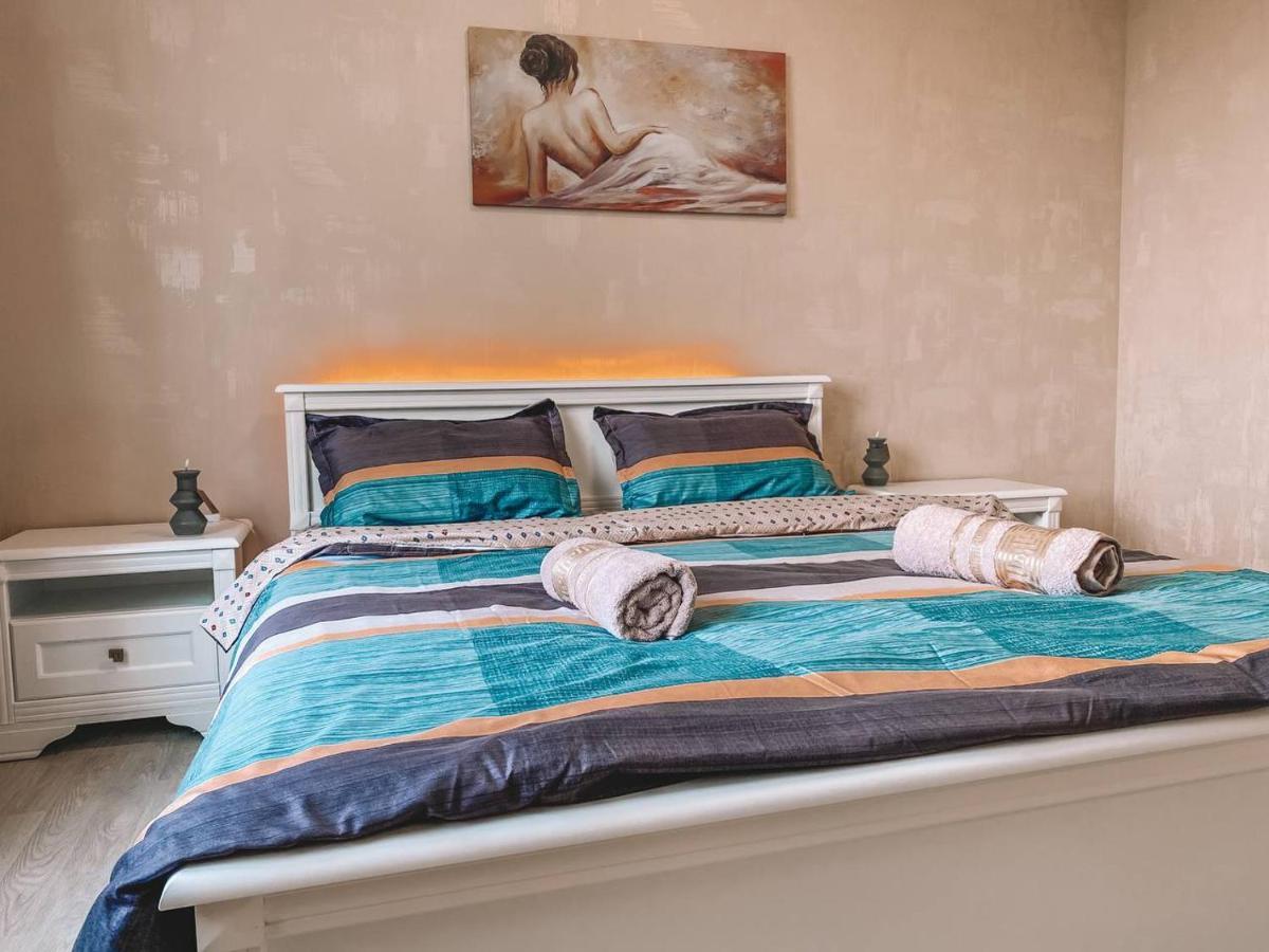 Luxury Sky Apartment คีชีเนา ภายนอก รูปภาพ