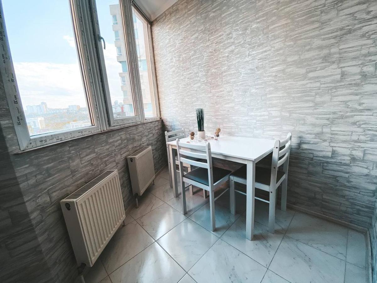 Luxury Sky Apartment คีชีเนา ภายนอก รูปภาพ